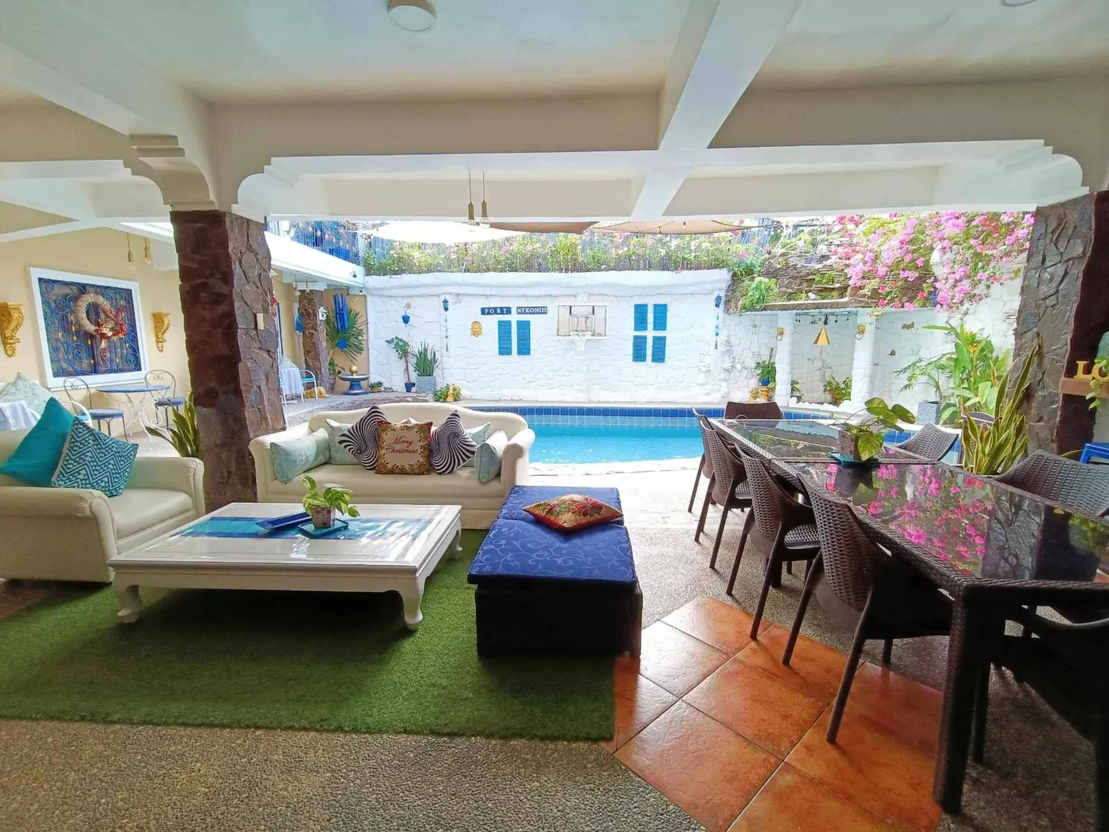 Lounge looking out to the pool