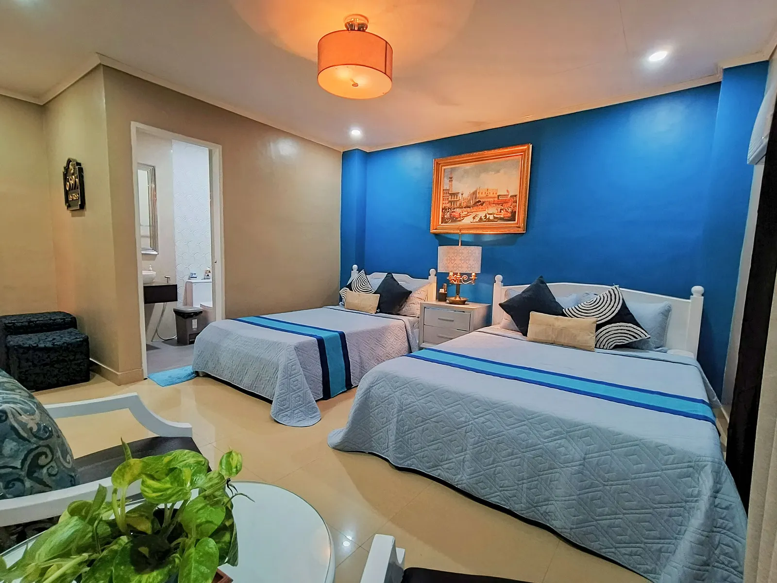 Room 2 at Fort Mykonos: 1 queen-size bed