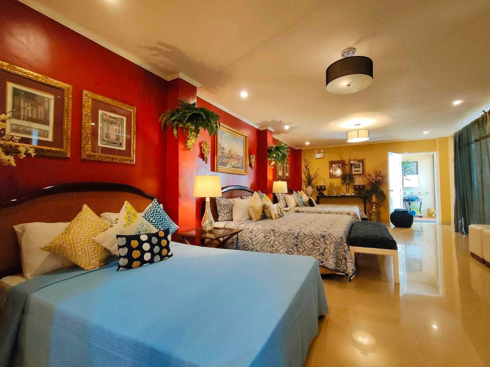Room 1 at Fort Mykonos: 2 king-size beds + 1 double-size bed